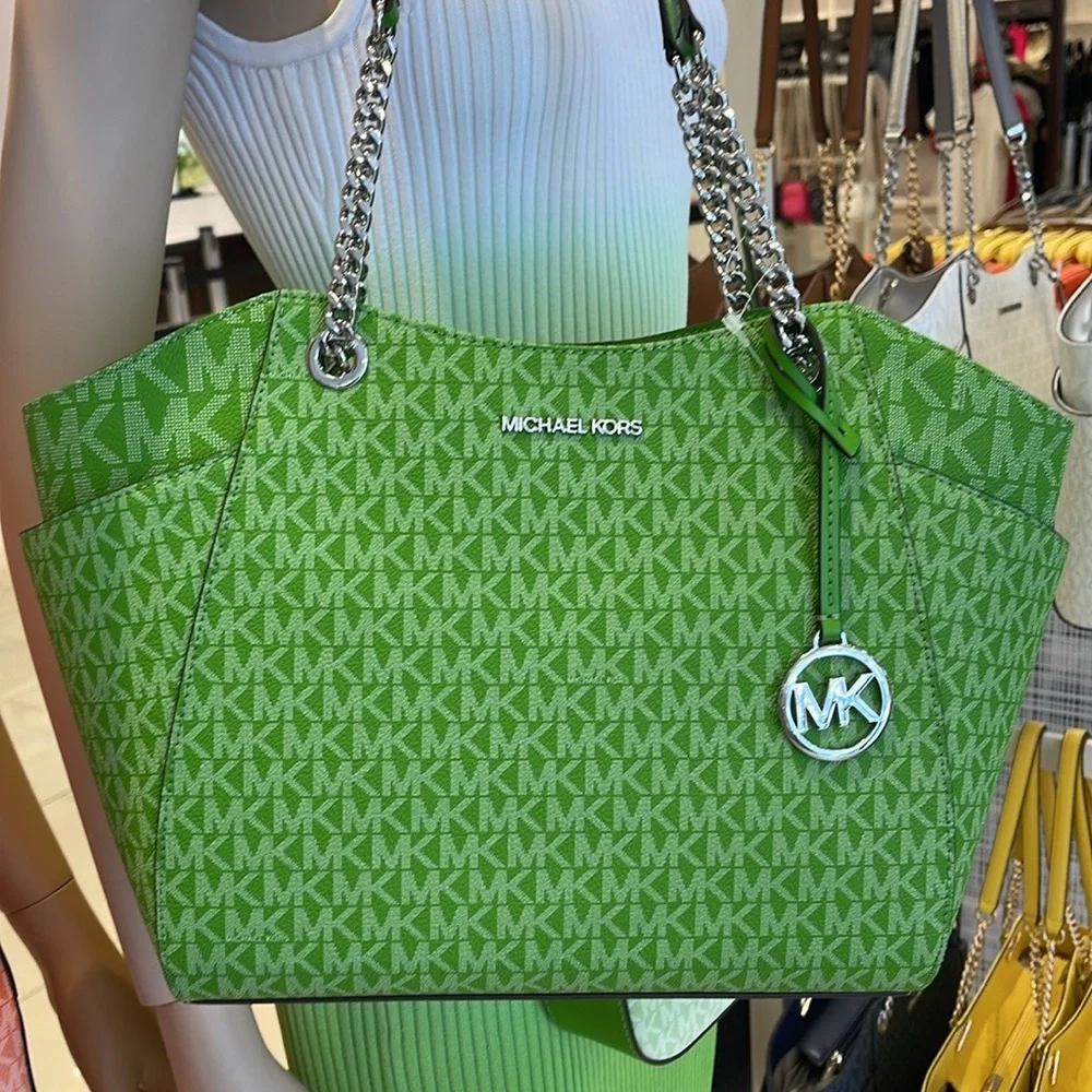 Michael Kors Jet Set Large Signature Logo Chain Shoulder Tote Bag
Jungle Green - Picture 4 of 16